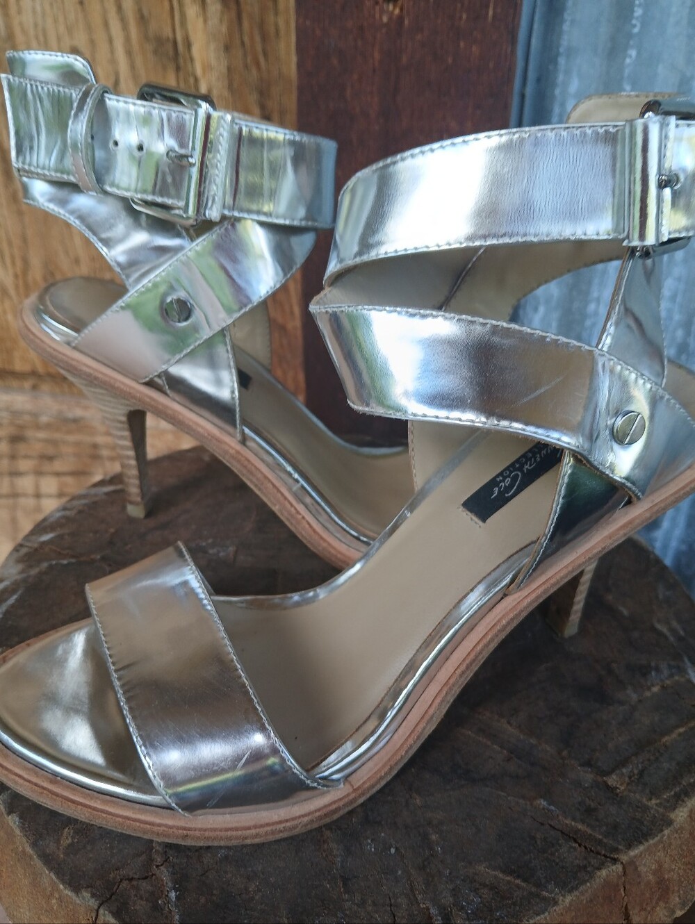 Kenneth Cole Collection metallic silver leather heeled strappy sandals Size 6
